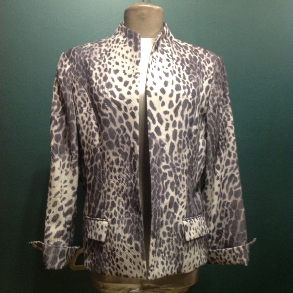 Like New No Button Jacket - image 1